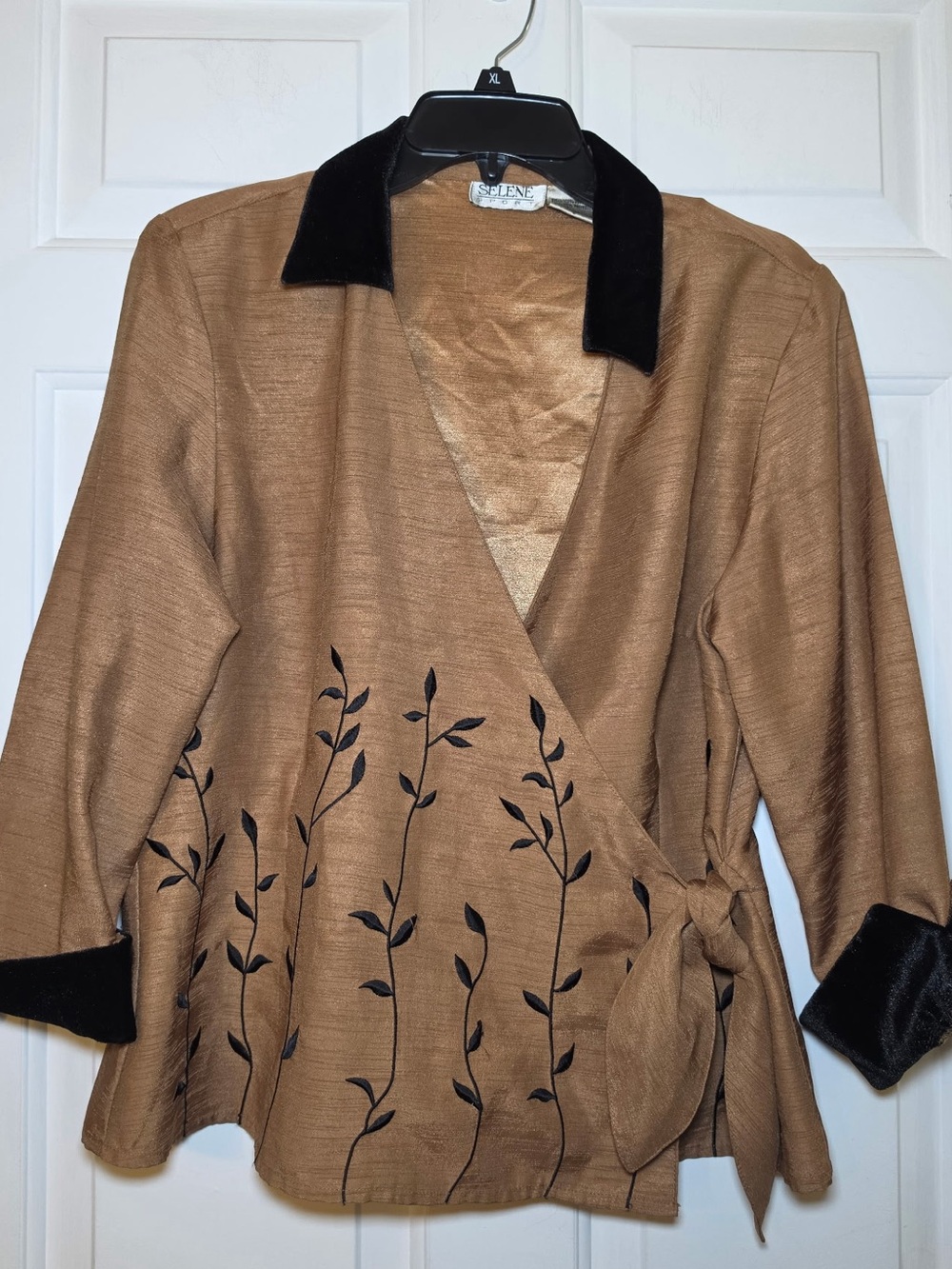 VTG Selene Sport Bronze Wrap Tie Floral Embroidered Blouse Large Velvet Collar